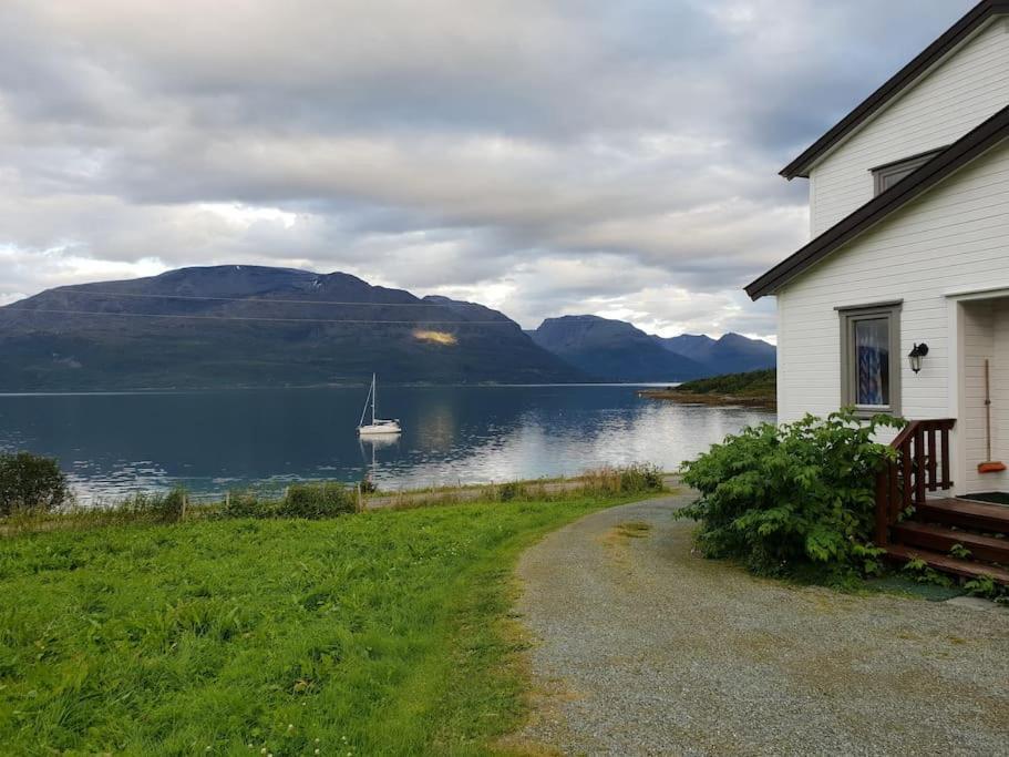 Traditional Farm House Located Close To Fjord Lyngseidet Exterior photo